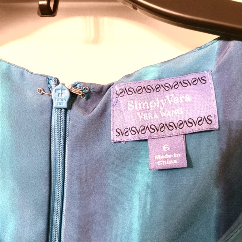 EUC Simply Vera Wang Light Blue Purple Watercolor Blend Design Shift Dress Sz 6 - Picture 4 of 5